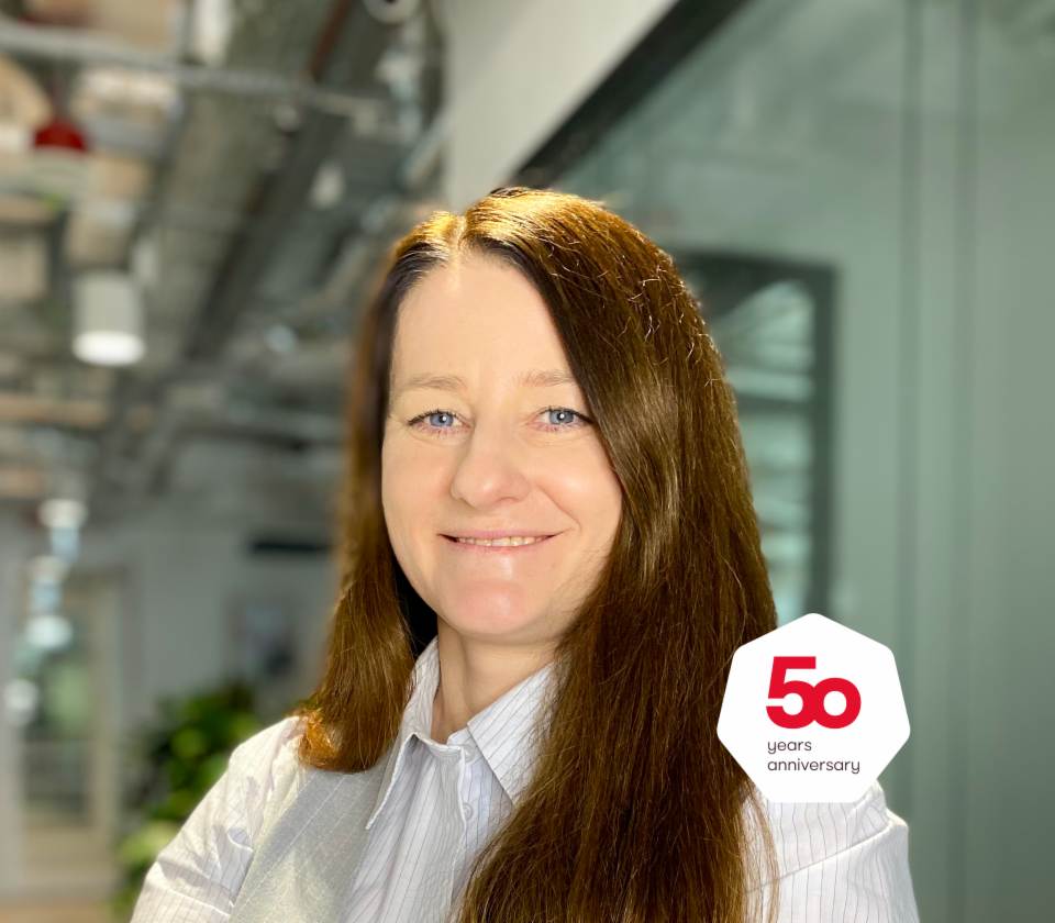 Portrait von Agnieszka Chromińska, Director Unsecured Receivables Department, EOS Polen in einem Büro-Kontext