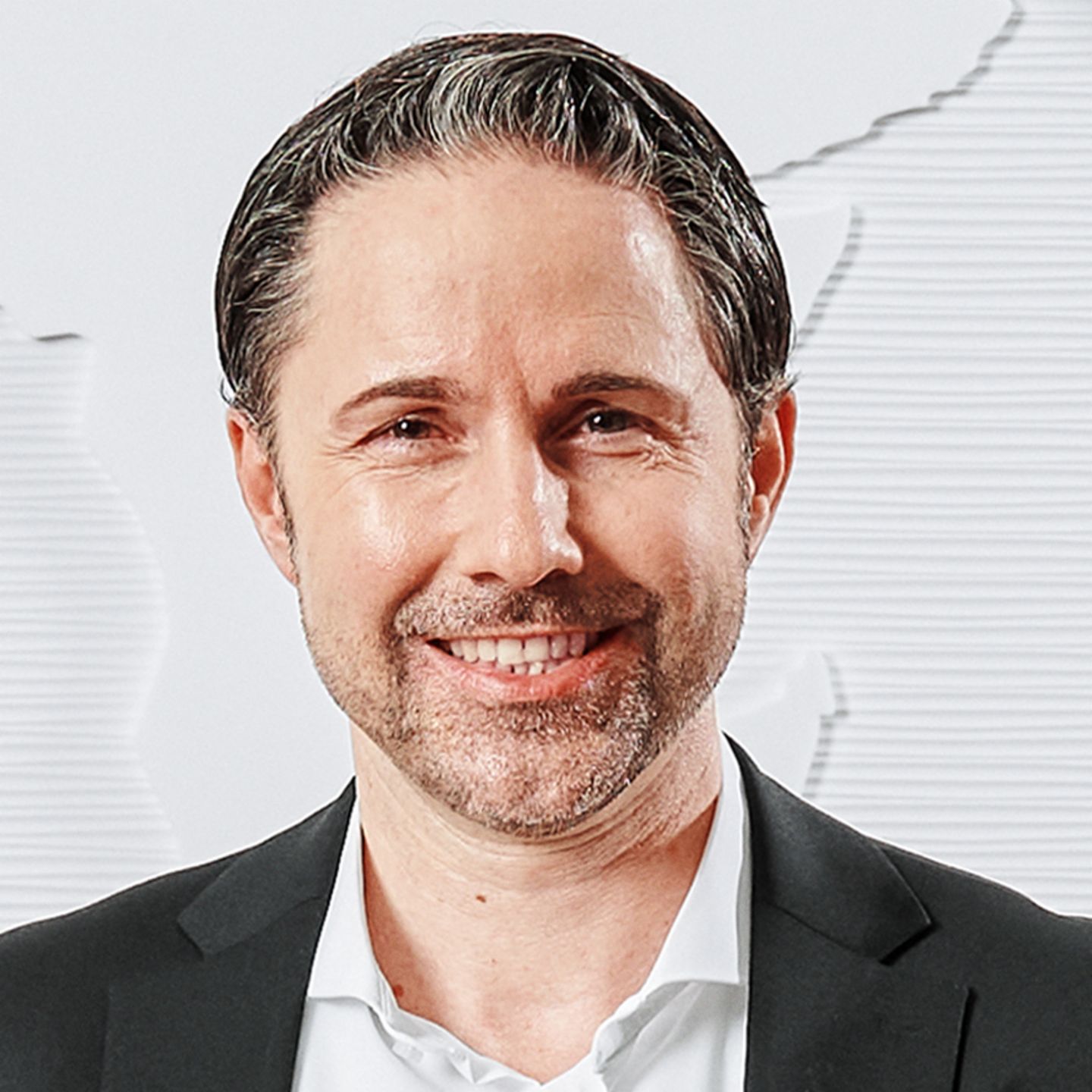 Das ist die neue Marke EOS: Marwin Ramcke präsentiert sich und das neue EOS Logo.