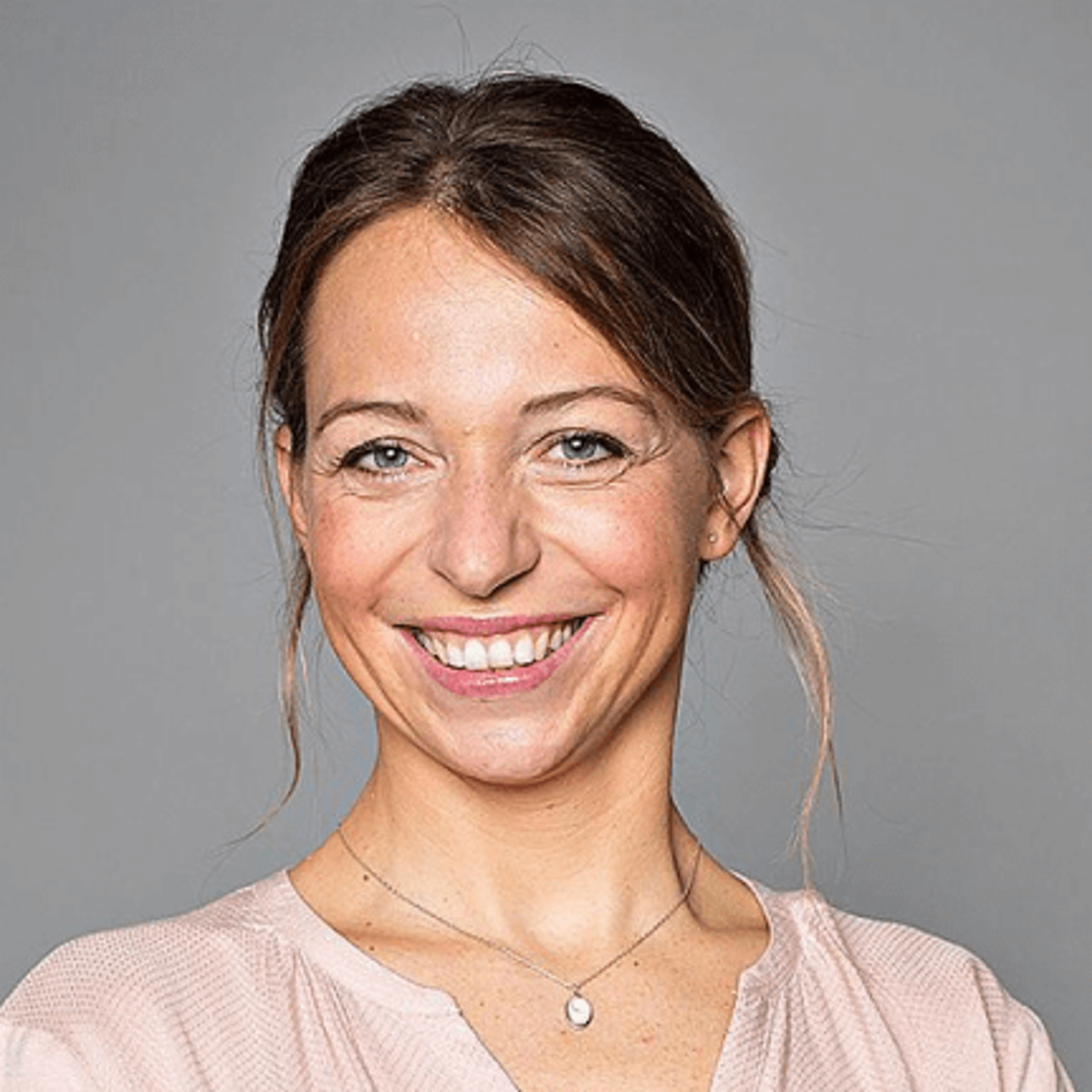 Pia Fischbach, Bereichsleitung Strategy & Consulting bei EOS Technology Solutions in Deutschland, leitet neben Cristian Musat die Entwickung von Kollecto+.